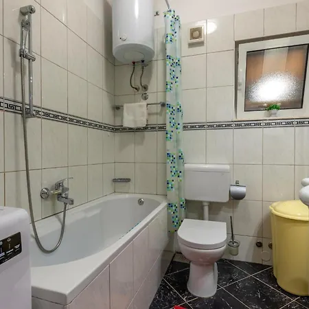 Stunning In Suhi Potok With Kitchen *